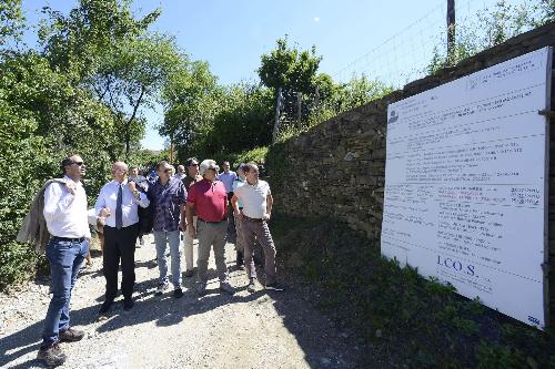 Cristiano Shaurli (Assessore regionale Risorse agricole e forestali) durante un sopralluogo nell'area che si affaccia sul Golfo di Trieste - Trieste 25/07/2017